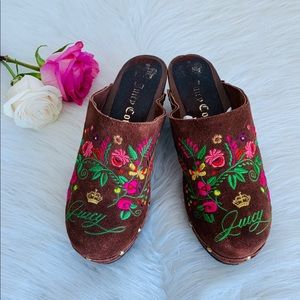 Juicy Couture sz 8 Dark Brown Suede Wooden Clogs